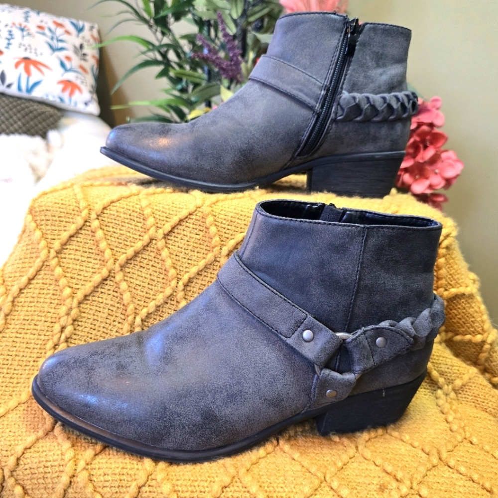 Bamboo Booties, Size 8, Gray